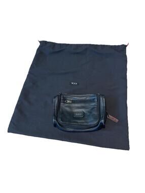 TUMI Alpha Men’s Black‎ Leather Toiletry Bag Travel Dopp Kit H99